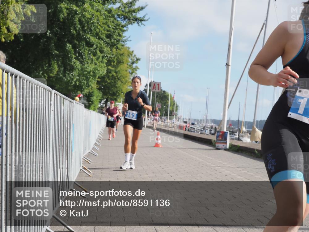 17.08.2025 - KN Förde Triathlon 2025 KatJ http://msf.ph/oto/8591136 17.08.2025 10:18:27 Laufen 155, 163, 174 meine-sportfotos.de