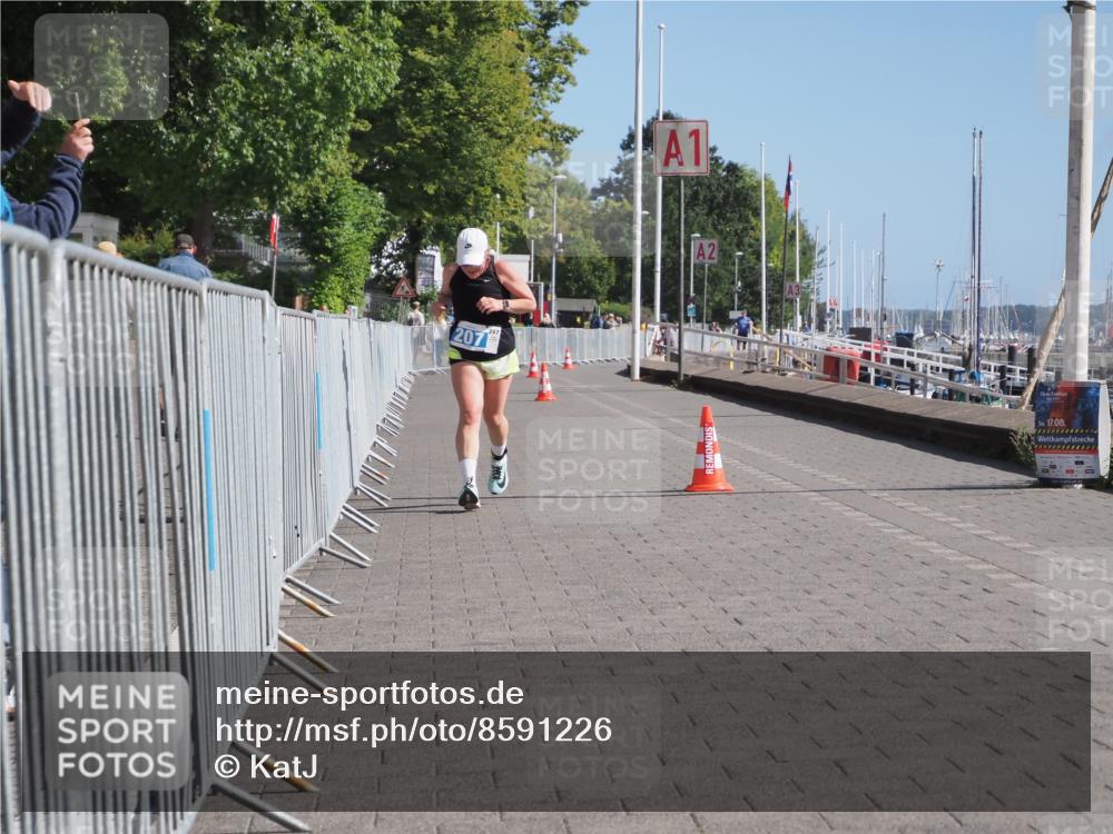 17.08.2025 - KN Förde Triathlon 2025 KatJ http://msf.ph/oto/8591226 17.08.2025 10:51:13 Laufen 207 meine-sportfotos.de