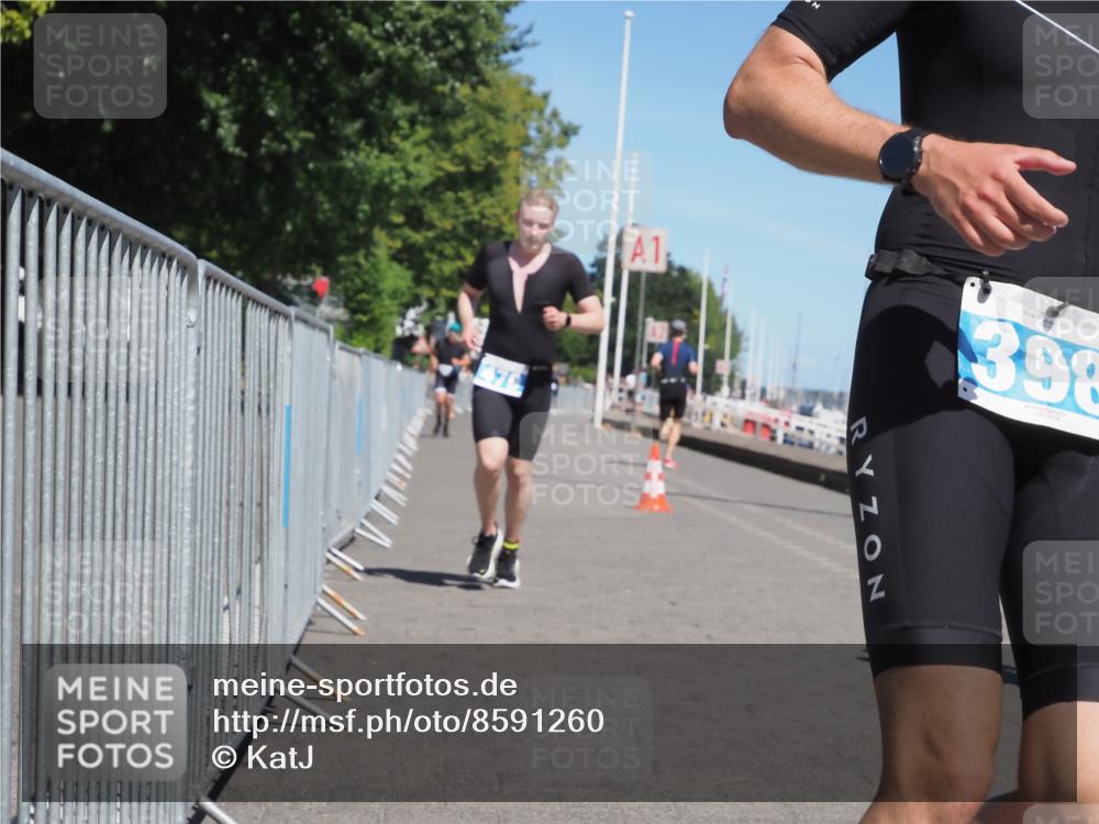 17.08.2025 - KN Förde Triathlon 2025 KatJ http://msf.ph/oto/8591260 17.08.2025 13:37:12 Laufen 398, 479 meine-sportfotos.de