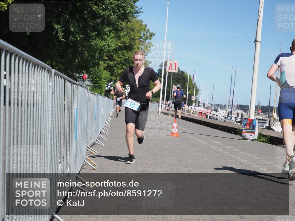 17.08.2025 - KN Förde Triathlon 2025 KatJ http://msf.ph/oto/8591272 17.08.2025 13:37:12 Laufen 398, 479 meine-sportfotos.de