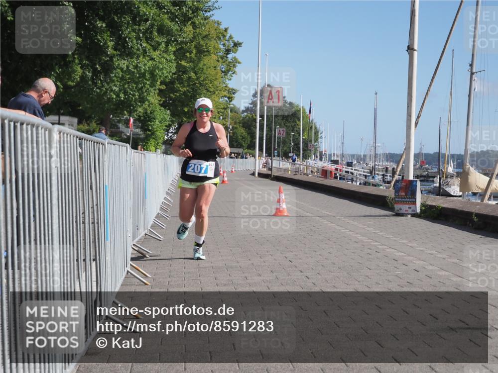 17.08.2025 - KN Förde Triathlon 2025 KatJ http://msf.ph/oto/8591283 17.08.2025 10:51:16 Laufen 207 meine-sportfotos.de