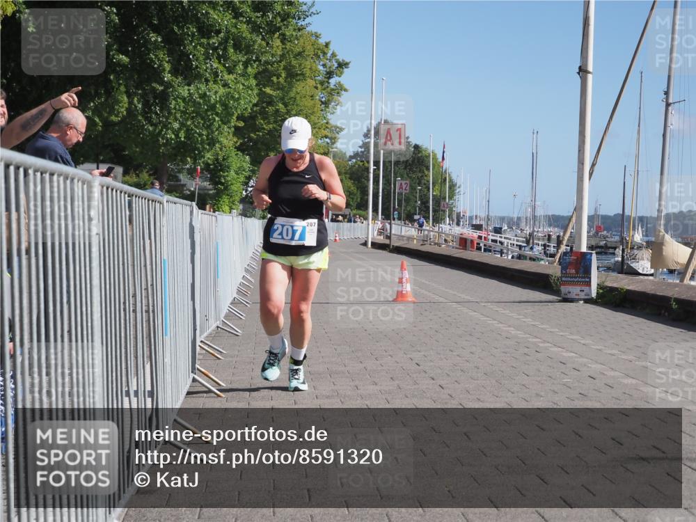 17.08.2025 - KN Förde Triathlon 2025 KatJ http://msf.ph/oto/8591320 17.08.2025 10:51:17 Laufen 207 meine-sportfotos.de