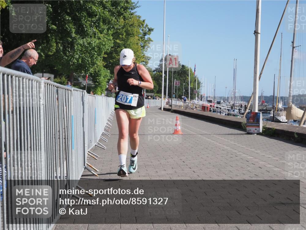 17.08.2025 - KN Förde Triathlon 2025 KatJ http://msf.ph/oto/8591327 17.08.2025 10:51:17 Laufen 207 meine-sportfotos.de