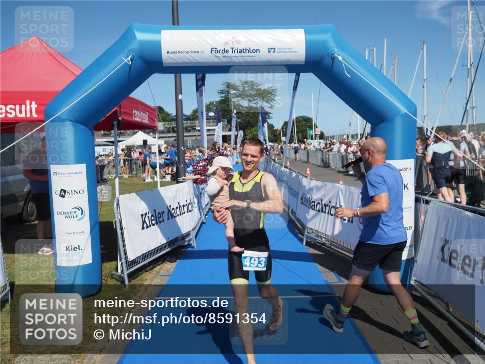 17.08.2025 - KN Förde Triathlon 2025 MichiJ http://msf.ph/oto/8591354 17.08.2025 13:51:01 Laufen 493 meine-sportfotos.de