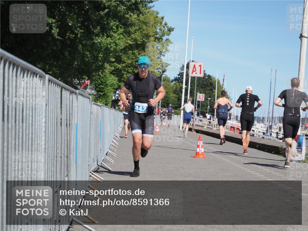 17.08.2025 - KN Förde Triathlon 2025 KatJ http://msf.ph/oto/8591366 17.08.2025 13:37:21 Laufen 443, 448 meine-sportfotos.de