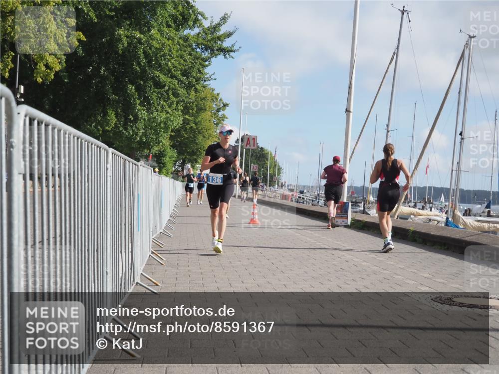 17.08.2025 - KN Förde Triathlon 2025 KatJ http://msf.ph/oto/8591367 17.08.2025 10:18:45 Laufen 136, 144 meine-sportfotos.de