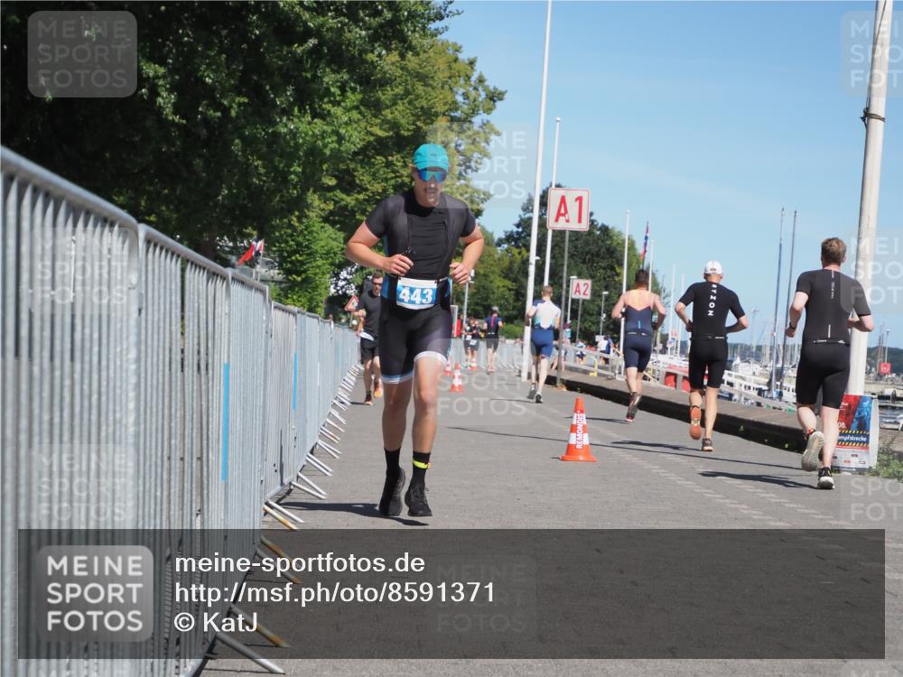 17.08.2025 - KN Förde Triathlon 2025 KatJ http://msf.ph/oto/8591371 17.08.2025 13:37:21 Laufen 443, 448 meine-sportfotos.de