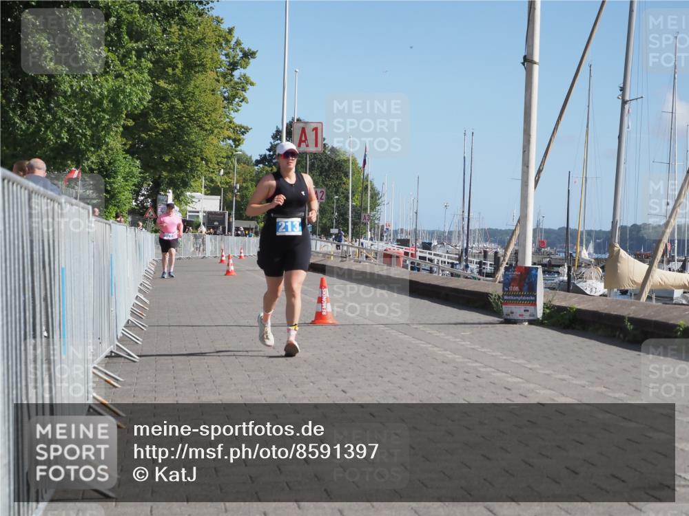 17.08.2025 - KN Förde Triathlon 2025 KatJ http://msf.ph/oto/8591397 17.08.2025 10:53:26 Laufen 213 meine-sportfotos.de