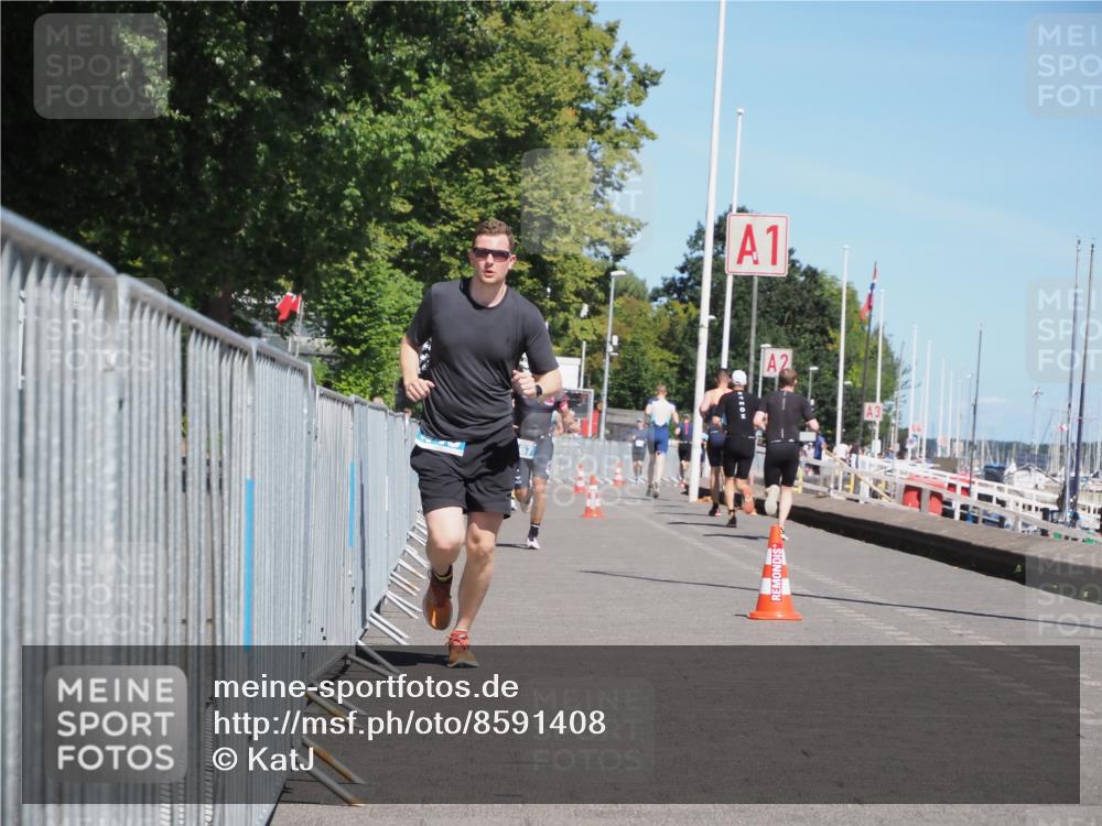 17.08.2025 - KN Förde Triathlon 2025 KatJ http://msf.ph/oto/8591408 17.08.2025 13:37:27 Laufen 448, 467 meine-sportfotos.de