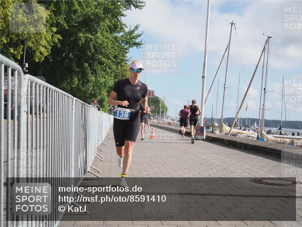17.08.2025 - KN Förde Triathlon 2025 KatJ http://msf.ph/oto/8591410 17.08.2025 10:18:46 Laufen 136, 144 meine-sportfotos.de