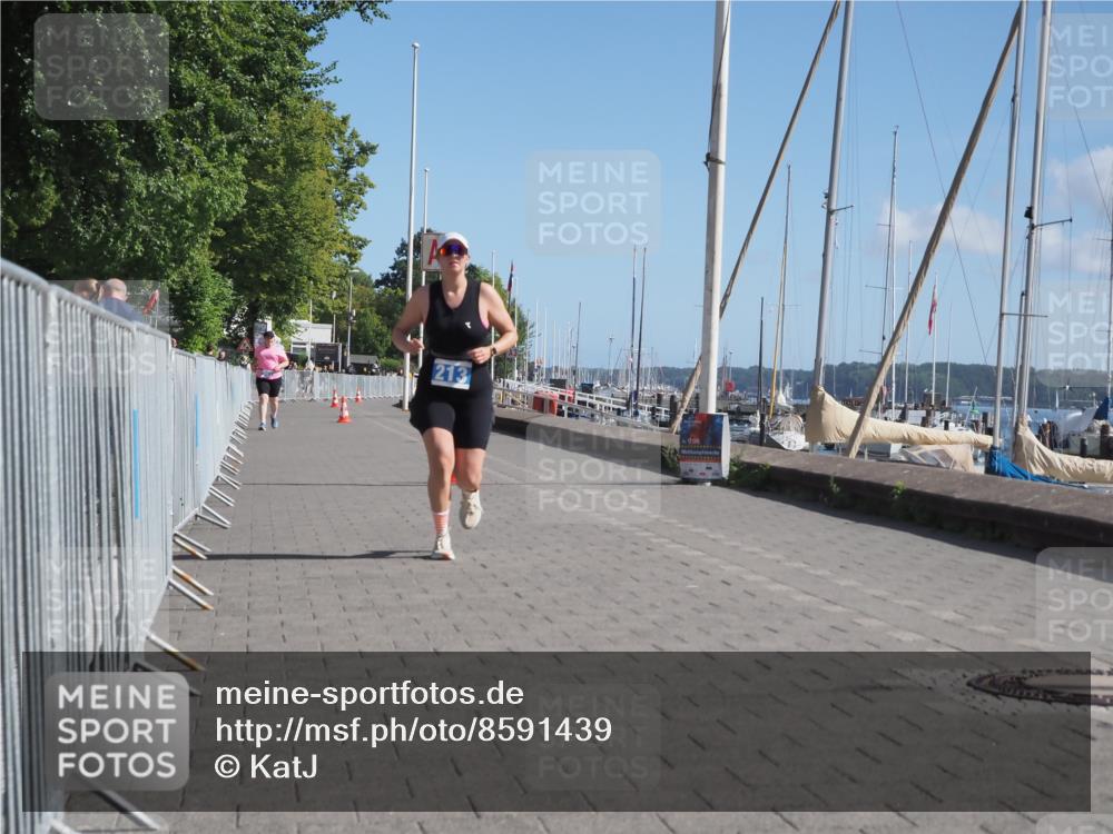 17.08.2025 - KN Förde Triathlon 2025 KatJ http://msf.ph/oto/8591439 17.08.2025 10:53:27 Laufen 213 meine-sportfotos.de