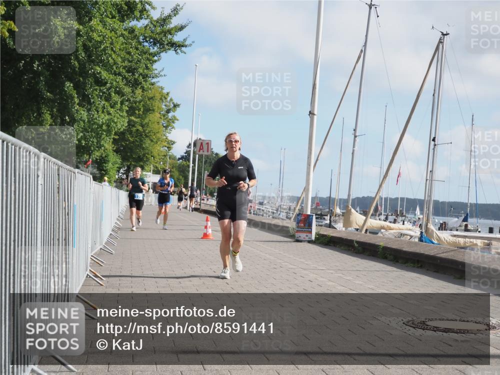 17.08.2025 - KN Förde Triathlon 2025 KatJ http://msf.ph/oto/8591441 17.08.2025 10:18:49 Laufen 109, 136, 144, 175 meine-sportfotos.de