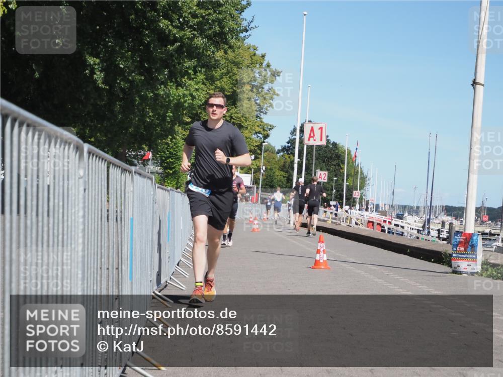 17.08.2025 - KN Förde Triathlon 2025 KatJ http://msf.ph/oto/8591442 17.08.2025 13:37:28 Laufen 448, 467 meine-sportfotos.de