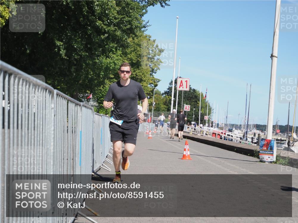17.08.2025 - KN Förde Triathlon 2025 KatJ http://msf.ph/oto/8591455 17.08.2025 13:37:28 Laufen 448, 467 meine-sportfotos.de