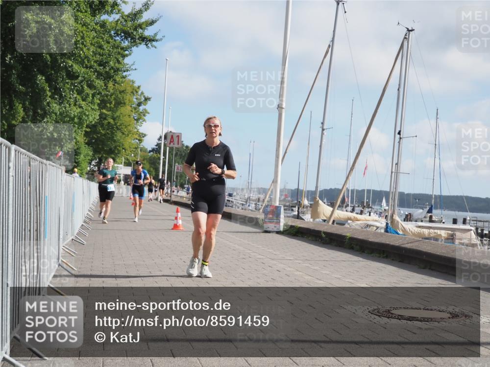 17.08.2025 - KN Förde Triathlon 2025 KatJ http://msf.ph/oto/8591459 17.08.2025 10:18:50 Laufen 109, 136, 144, 175 meine-sportfotos.de