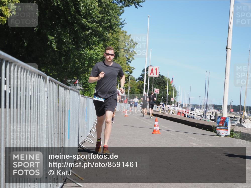 17.08.2025 - KN Förde Triathlon 2025 KatJ http://msf.ph/oto/8591461 17.08.2025 13:37:28 Laufen 448, 467 meine-sportfotos.de
