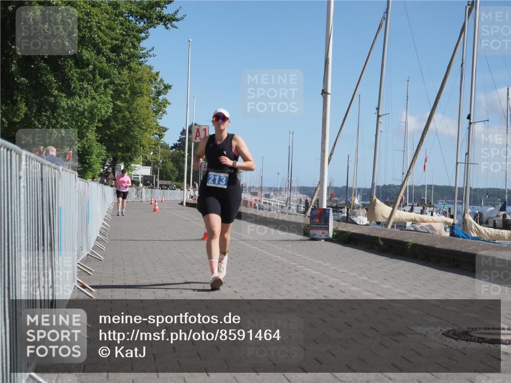 17.08.2025 - KN Förde Triathlon 2025 KatJ http://msf.ph/oto/8591464 17.08.2025 10:53:28 Laufen 213 meine-sportfotos.de