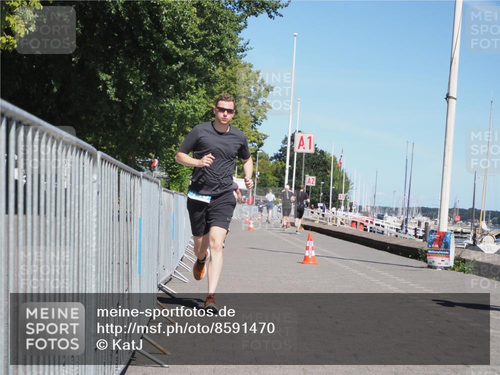17.08.2025 - KN Förde Triathlon 2025 KatJ http://msf.ph/oto/8591470 17.08.2025 13:37:28 Laufen 448, 467 meine-sportfotos.de