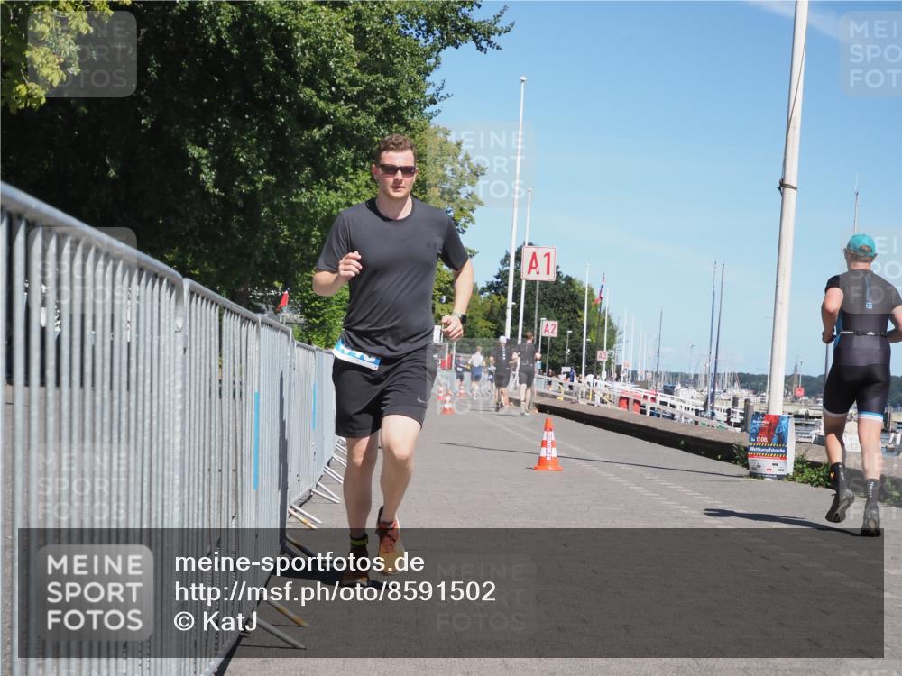 17.08.2025 - KN Förde Triathlon 2025 KatJ http://msf.ph/oto/8591502 17.08.2025 13:37:29 Laufen 448, 467 meine-sportfotos.de