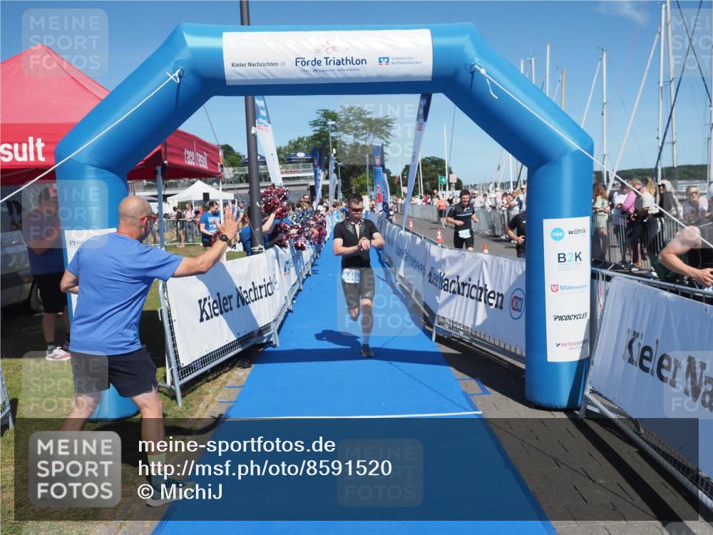 17.08.2025 - KN Förde Triathlon 2025 MichiJ http://msf.ph/oto/8591520 17.08.2025 13:51:24 Laufen 446, 473 meine-sportfotos.de