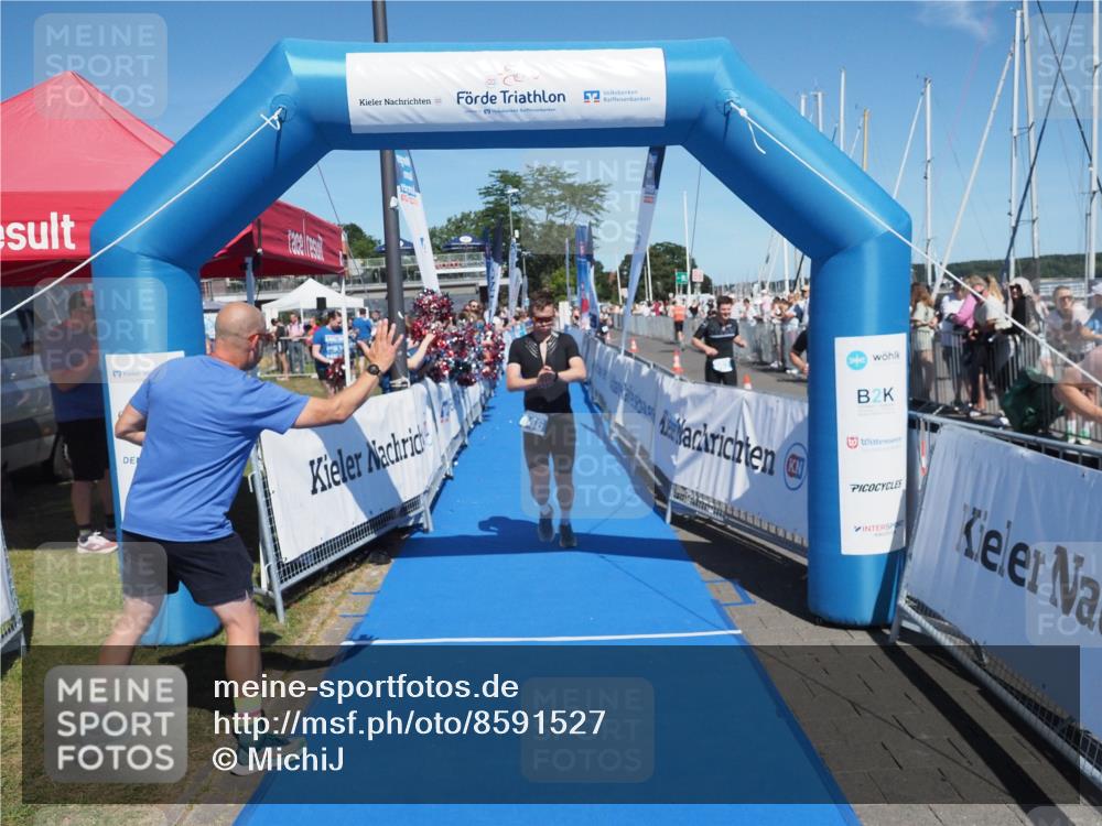 17.08.2025 - KN Förde Triathlon 2025 MichiJ http://msf.ph/oto/8591527 17.08.2025 13:51:24 Laufen 446, 473 meine-sportfotos.de