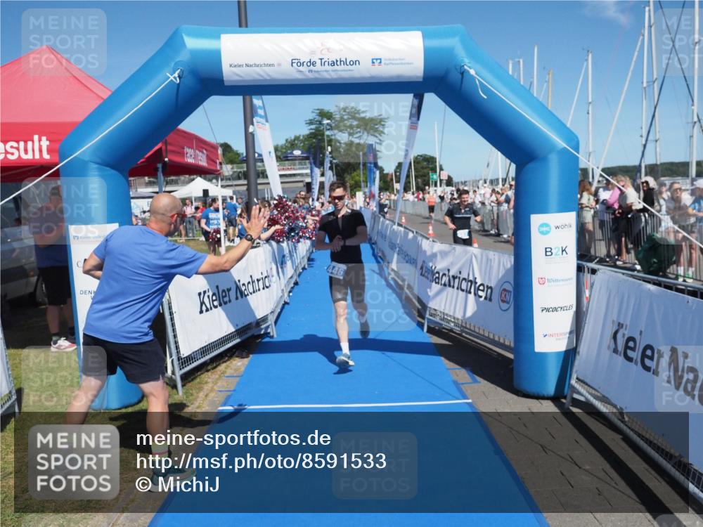 17.08.2025 - KN Förde Triathlon 2025 MichiJ http://msf.ph/oto/8591533 17.08.2025 13:51:24 Laufen 446, 473 meine-sportfotos.de