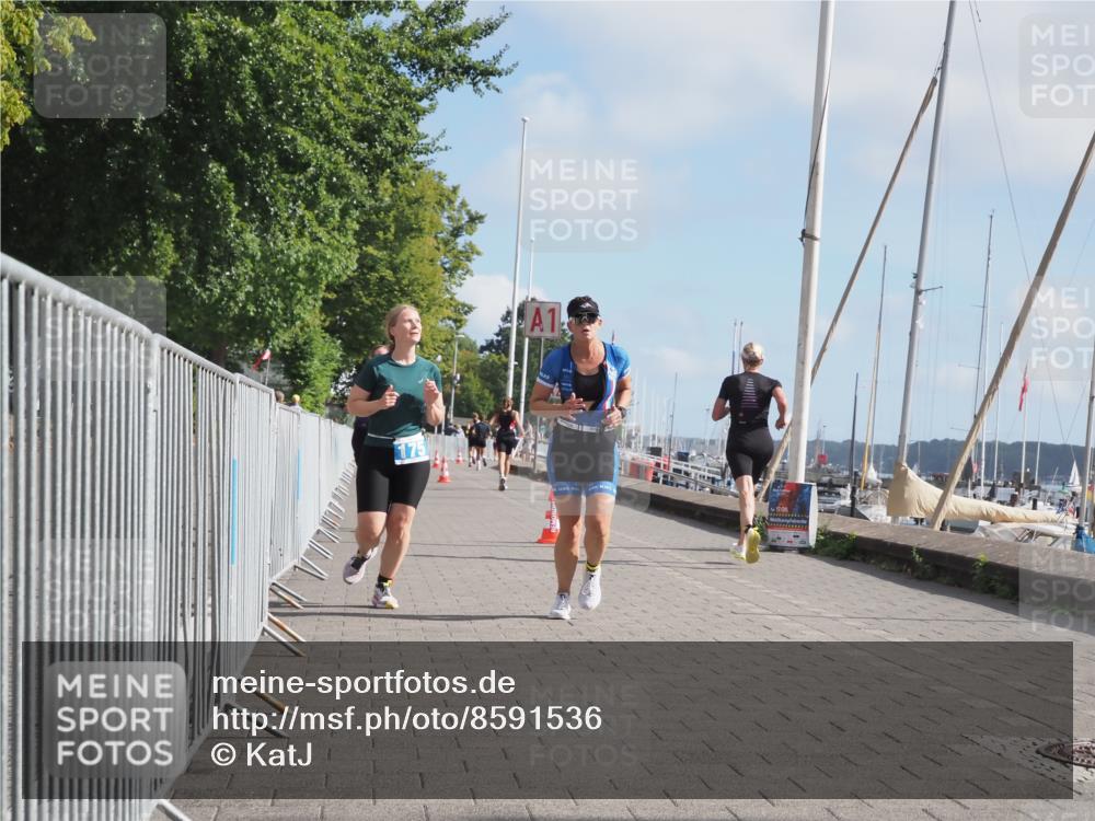17.08.2025 - KN Förde Triathlon 2025 KatJ http://msf.ph/oto/8591536 17.08.2025 10:18:54 Laufen 109, 144, 170, 175 meine-sportfotos.de