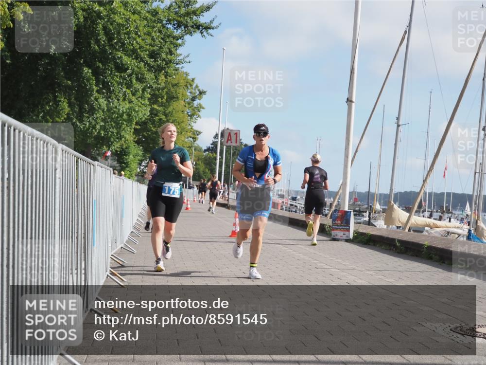 17.08.2025 - KN Förde Triathlon 2025 KatJ http://msf.ph/oto/8591545 17.08.2025 10:18:54 Laufen 109, 144, 170, 175 meine-sportfotos.de