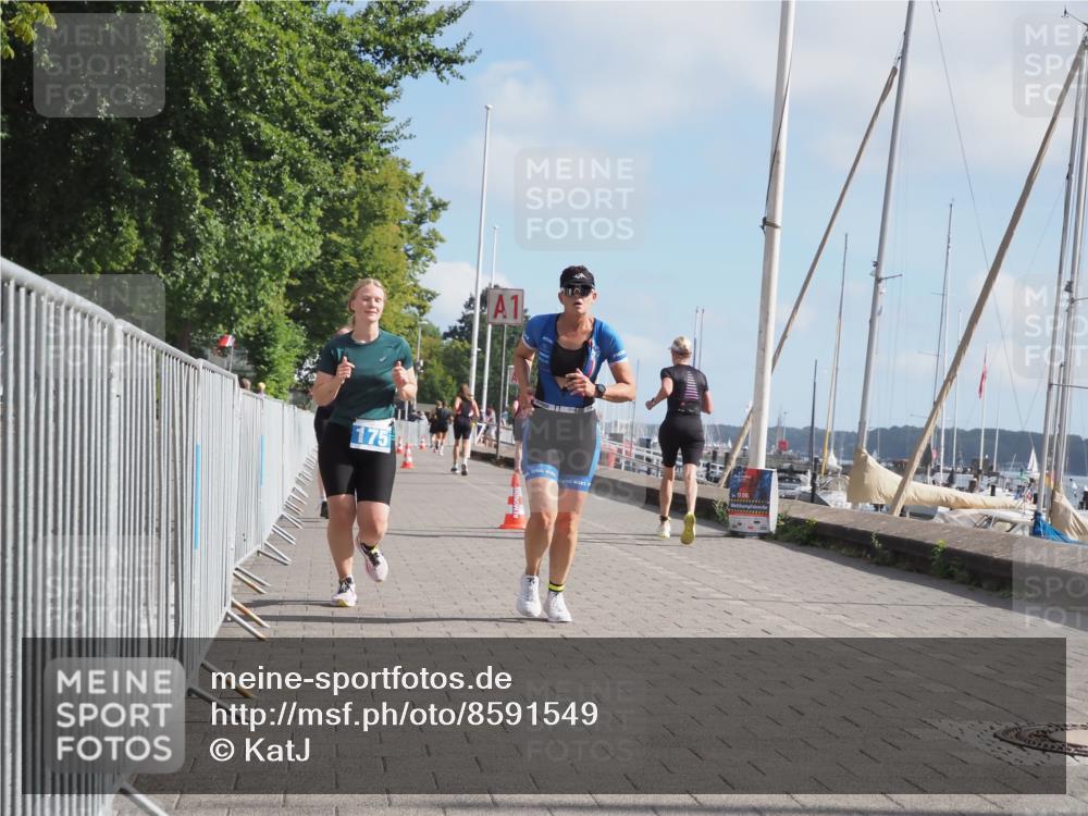 17.08.2025 - KN Förde Triathlon 2025 KatJ http://msf.ph/oto/8591549 17.08.2025 10:18:54 Laufen 109, 144, 170, 175 meine-sportfotos.de