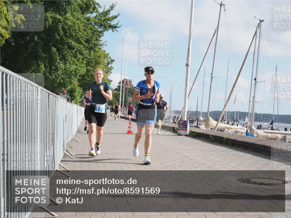 17.08.2025 - KN Förde Triathlon 2025 KatJ http://msf.ph/oto/8591569 17.08.2025 10:18:55 Laufen 109, 170, 175 meine-sportfotos.de