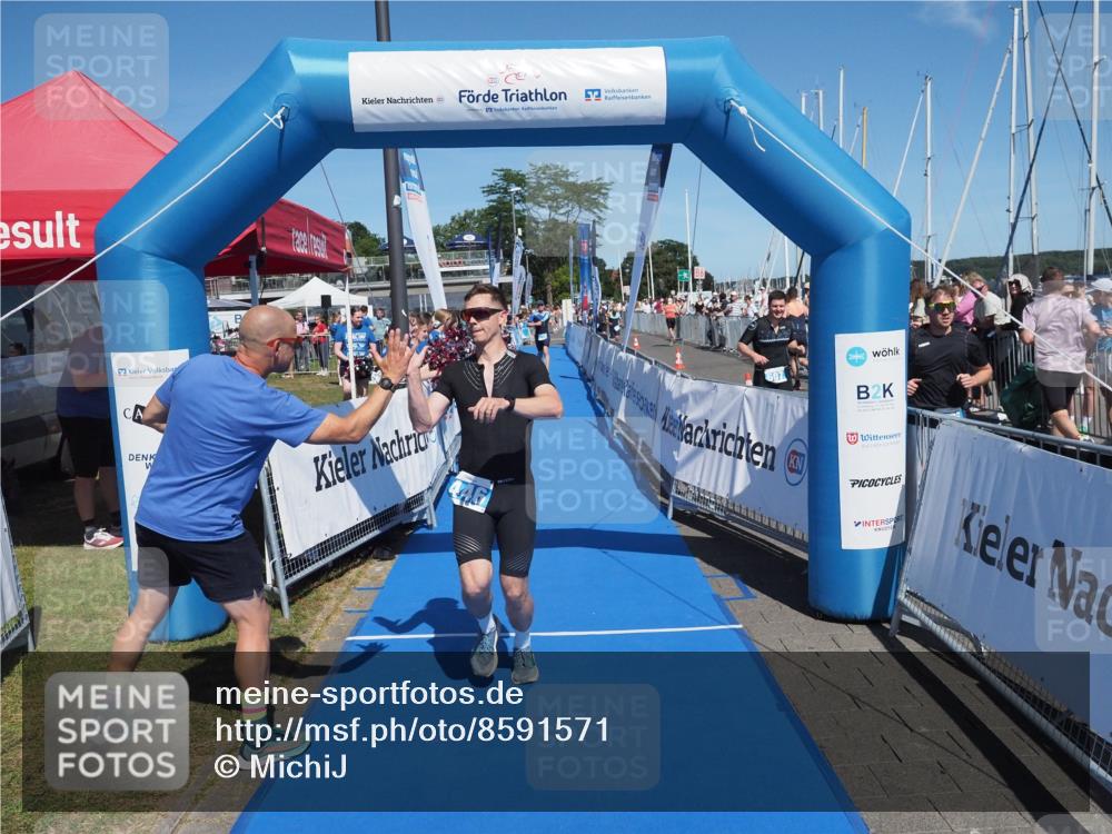 17.08.2025 - KN Förde Triathlon 2025 MichiJ http://msf.ph/oto/8591571 17.08.2025 13:51:24 Laufen 446, 473 meine-sportfotos.de