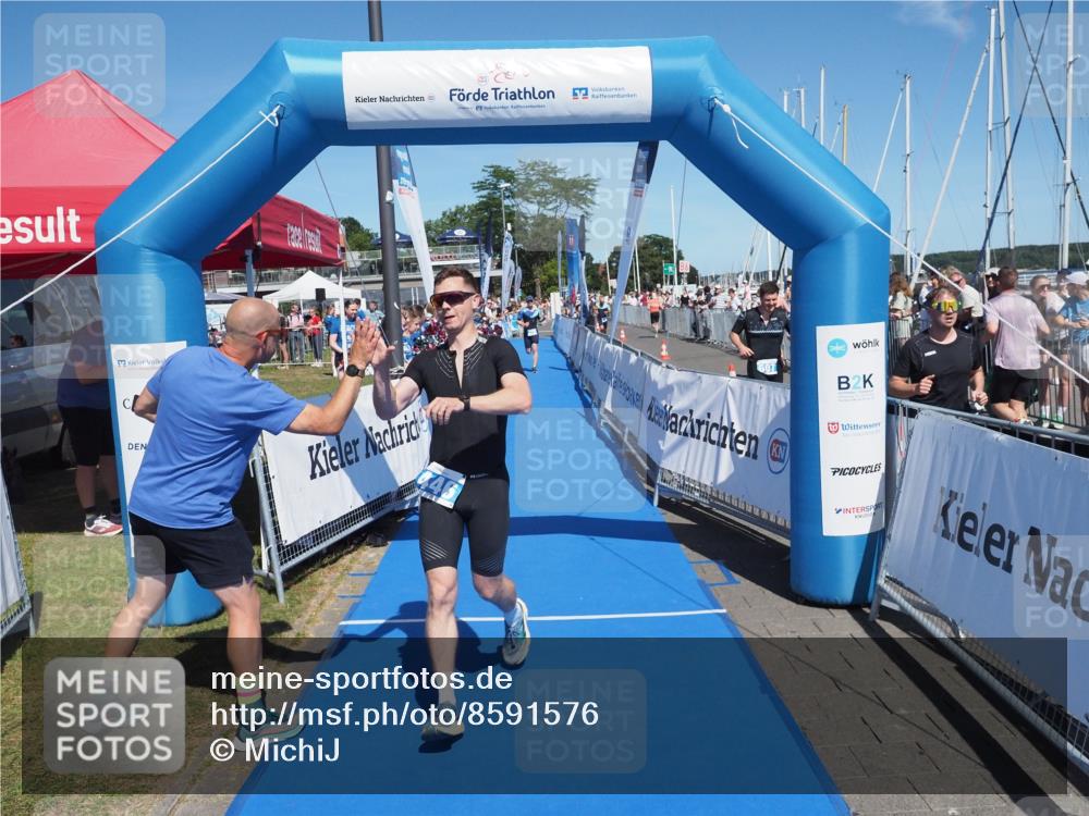 17.08.2025 - KN Förde Triathlon 2025 MichiJ http://msf.ph/oto/8591576 17.08.2025 13:51:25 Laufen 446, 473 meine-sportfotos.de