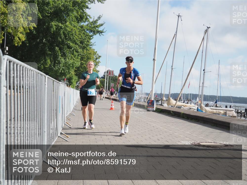 17.08.2025 - KN Förde Triathlon 2025 KatJ http://msf.ph/oto/8591579 17.08.2025 10:18:55 Laufen 109, 170, 175 meine-sportfotos.de