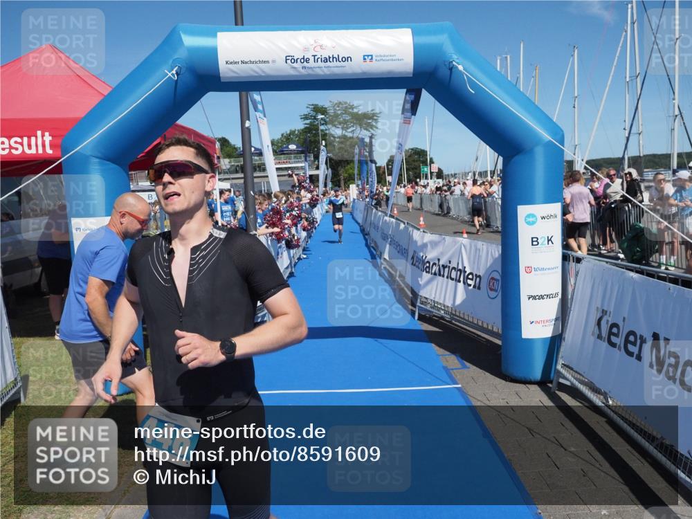 17.08.2025 - KN Förde Triathlon 2025 MichiJ http://msf.ph/oto/8591609 17.08.2025 13:51:25 Laufen 446, 473 meine-sportfotos.de