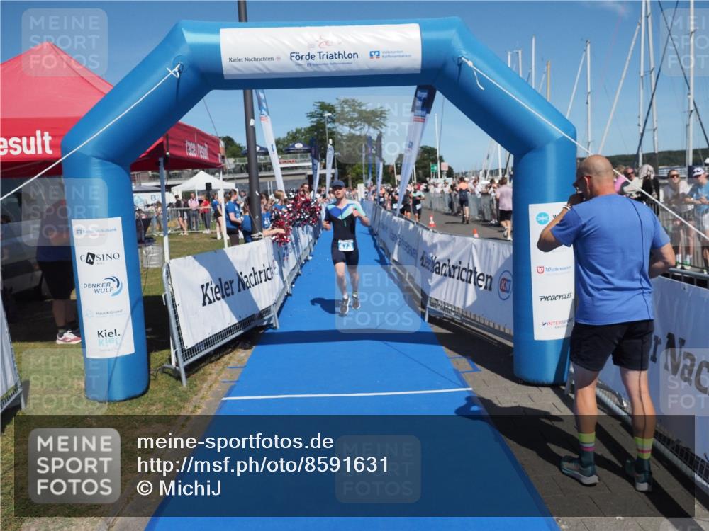 17.08.2025 - KN Förde Triathlon 2025 MichiJ http://msf.ph/oto/8591631 17.08.2025 13:51:27 Laufen 446, 473 meine-sportfotos.de