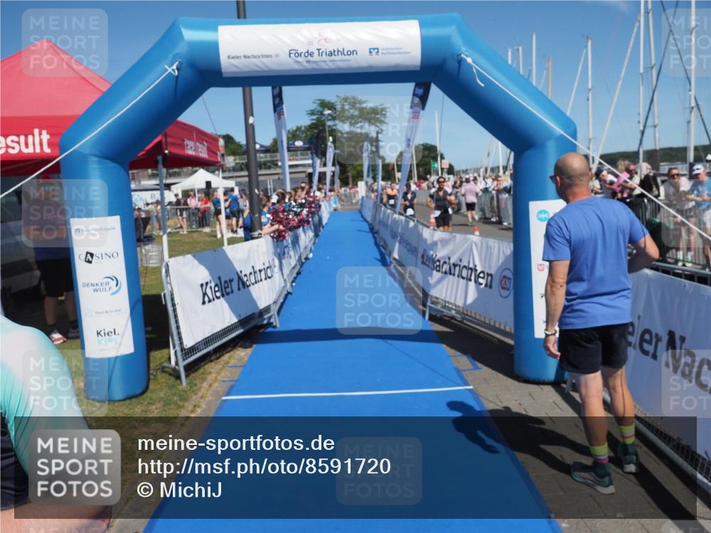 17.08.2025 - KN Förde Triathlon 2025 MichiJ http://msf.ph/oto/8591720 17.08.2025 13:51:29 Laufen 446, 473 meine-sportfotos.de