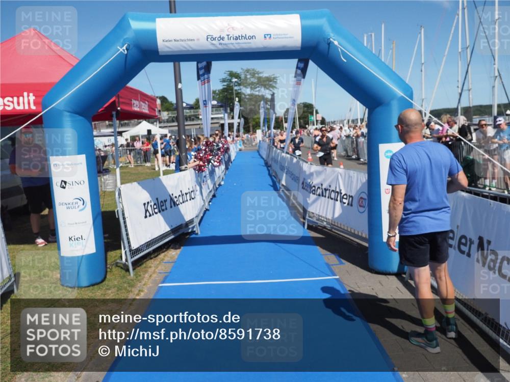17.08.2025 - KN Förde Triathlon 2025 MichiJ http://msf.ph/oto/8591738 17.08.2025 13:51:30 Laufen 446, 473 meine-sportfotos.de