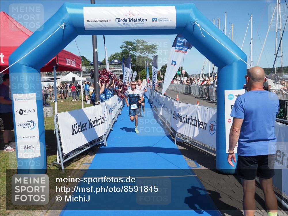 17.08.2025 - KN Förde Triathlon 2025 MichiJ http://msf.ph/oto/8591845 17.08.2025 13:51:42 Laufen 416, 460 meine-sportfotos.de