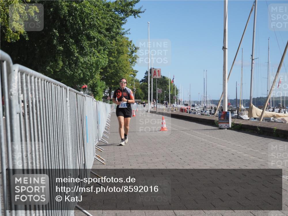 17.08.2025 - KN Förde Triathlon 2025 KatJ http://msf.ph/oto/8592016 17.08.2025 10:58:15 Laufen 231 meine-sportfotos.de