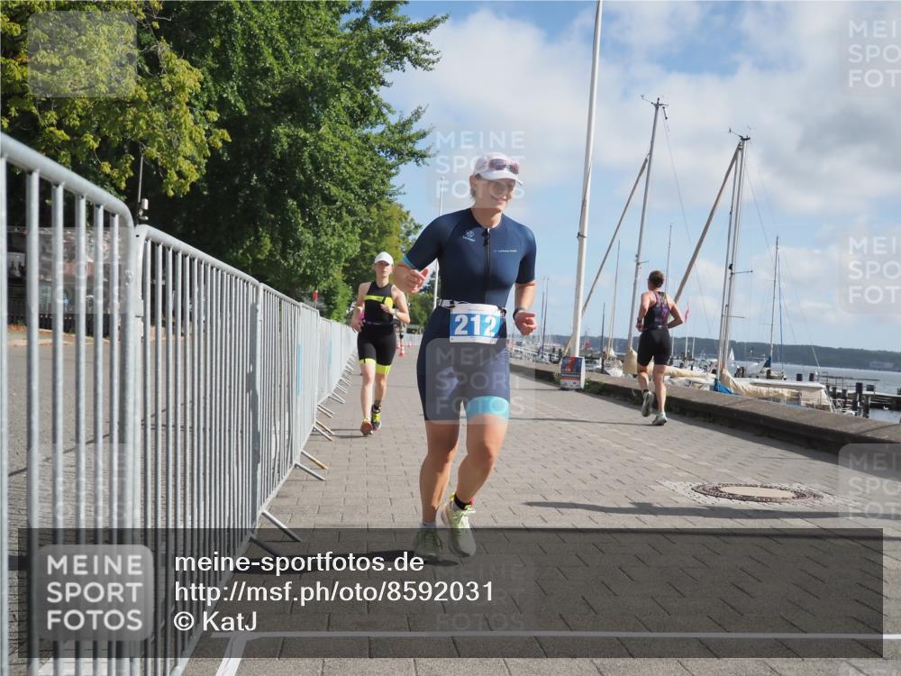 17.08.2025 - KN Förde Triathlon 2025 KatJ http://msf.ph/oto/8592031 17.08.2025 10:19:36 Laufen 205, 212, 243 meine-sportfotos.de