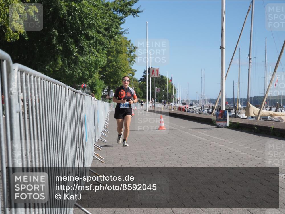 17.08.2025 - KN Förde Triathlon 2025 KatJ http://msf.ph/oto/8592045 17.08.2025 10:58:16 Laufen 231 meine-sportfotos.de