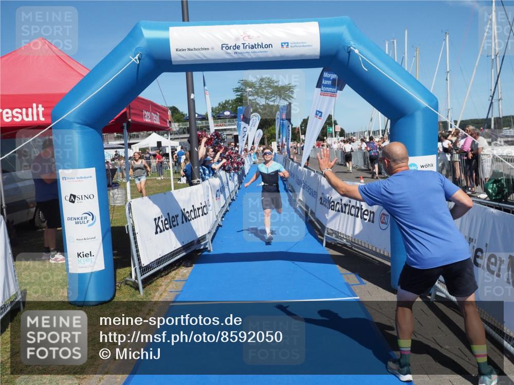 17.08.2025 - KN Förde Triathlon 2025 MichiJ http://msf.ph/oto/8592050 17.08.2025 13:51:50 Laufen 460, 469 meine-sportfotos.de