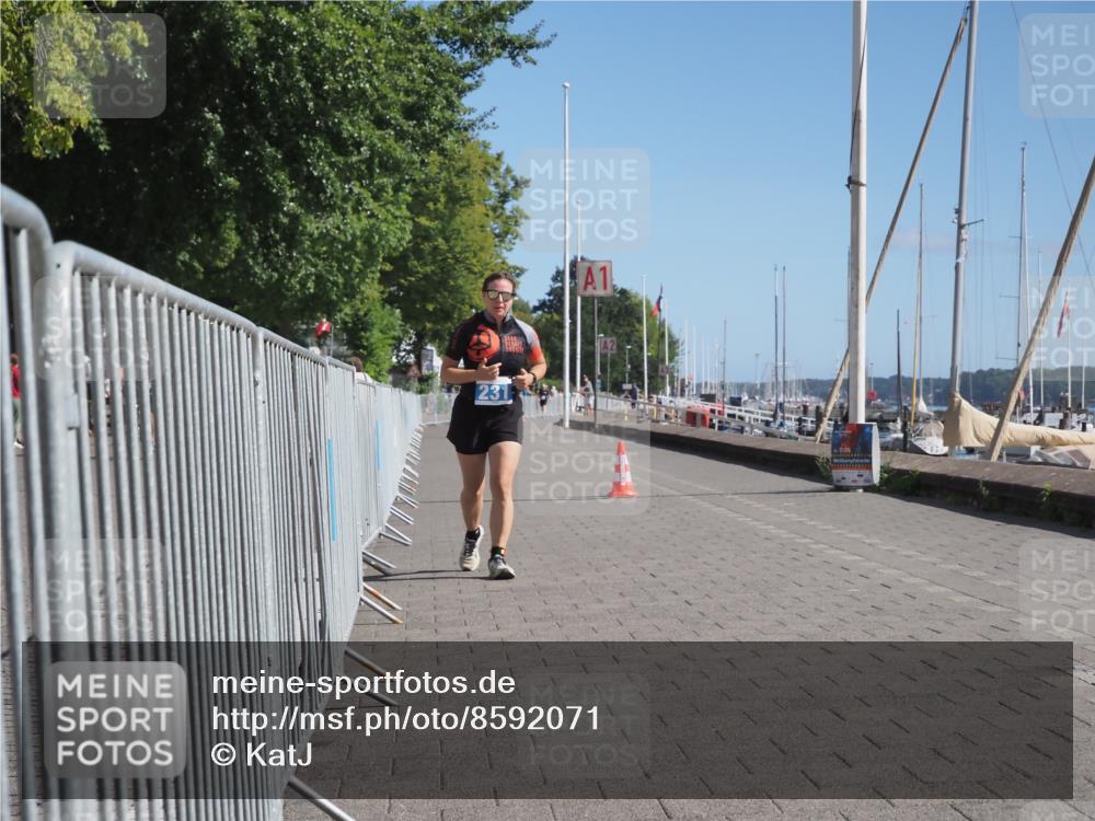 17.08.2025 - KN Förde Triathlon 2025 KatJ http://msf.ph/oto/8592071 17.08.2025 10:58:16 Laufen 231 meine-sportfotos.de