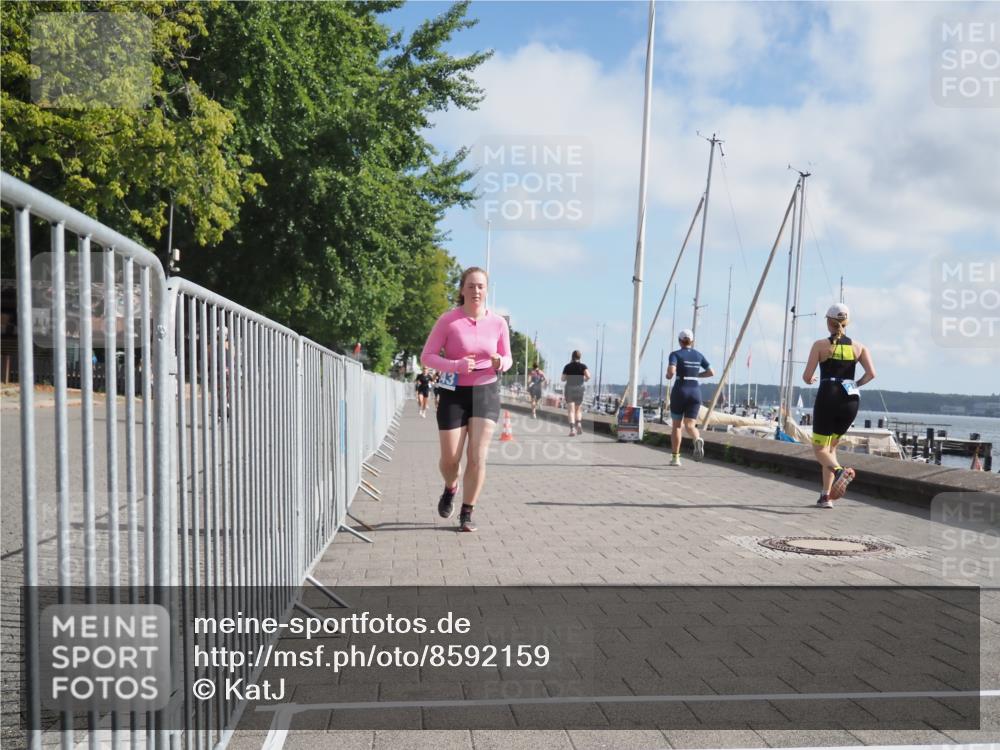 17.08.2025 - KN Förde Triathlon 2025 KatJ http://msf.ph/oto/8592159 17.08.2025 10:19:43 Laufen 228, 243 meine-sportfotos.de
