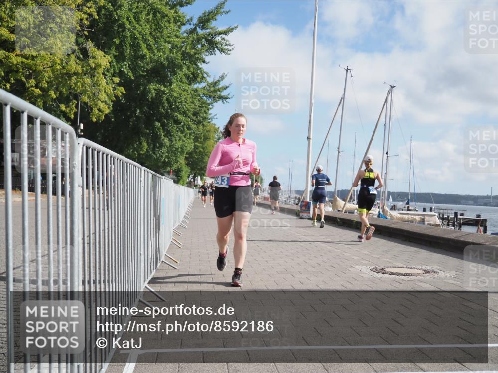 17.08.2025 - KN Förde Triathlon 2025 KatJ http://msf.ph/oto/8592186 17.08.2025 10:19:43 Laufen 228, 243 meine-sportfotos.de