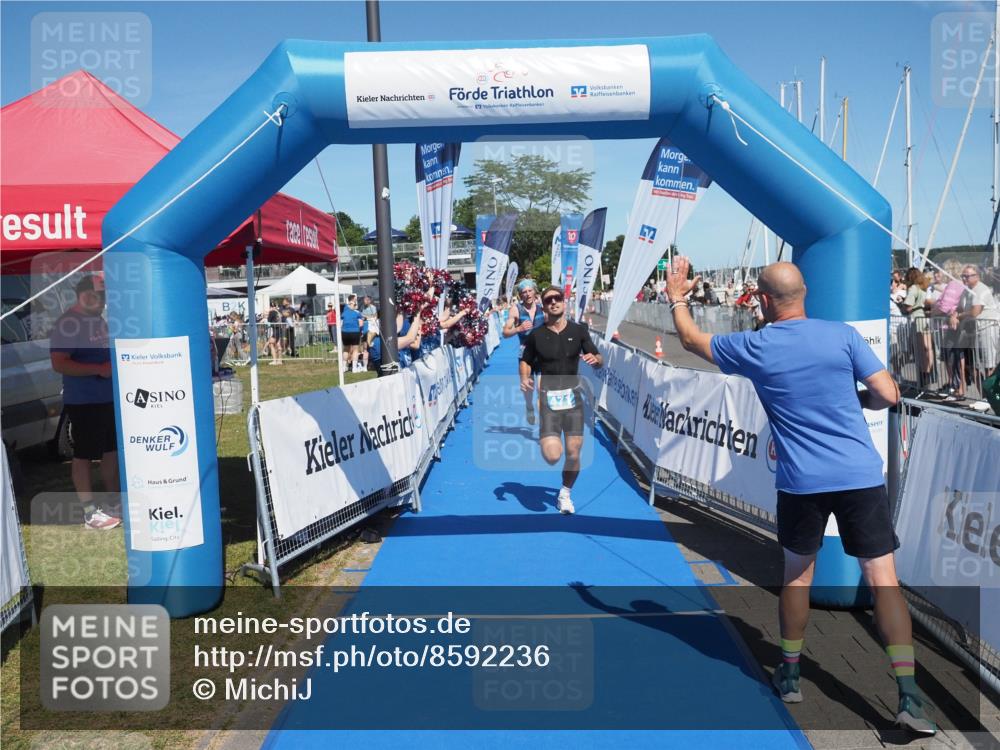 17.08.2025 - KN Förde Triathlon 2025 MichiJ http://msf.ph/oto/8592236 17.08.2025 13:52:17 Laufen 471, 501 meine-sportfotos.de