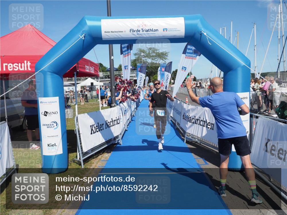 17.08.2025 - KN Förde Triathlon 2025 MichiJ http://msf.ph/oto/8592242 17.08.2025 13:52:17 Laufen 471, 501 meine-sportfotos.de