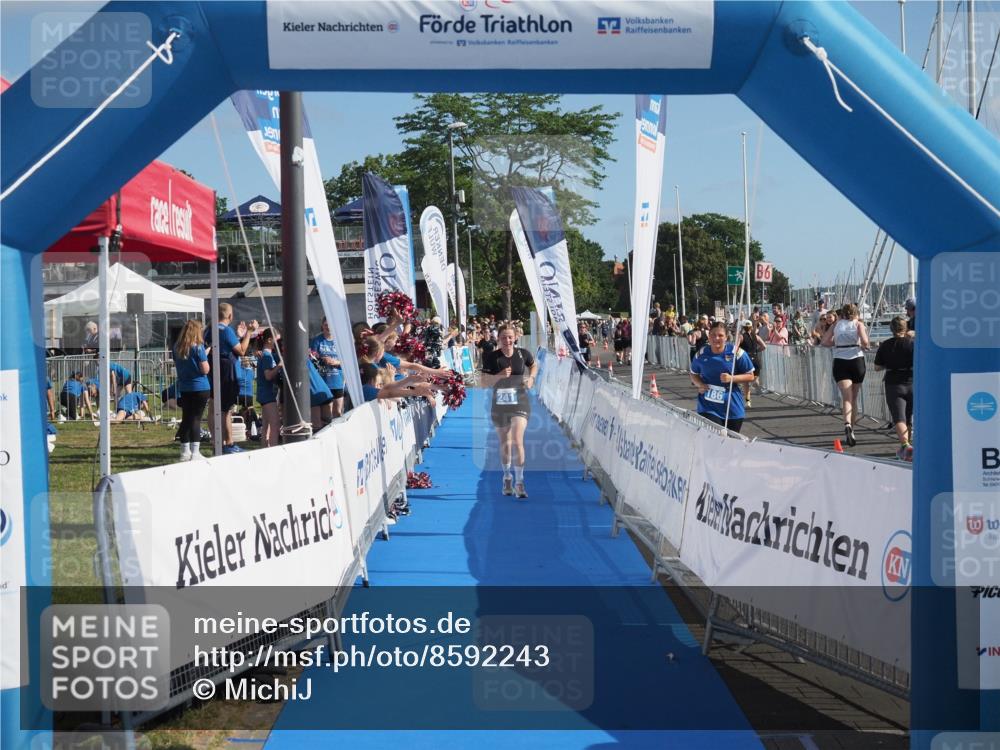 17.08.2025 - KN Förde Triathlon 2025 MichiJ http://msf.ph/oto/8592243 17.08.2025 10:35:06 Laufen 241 meine-sportfotos.de