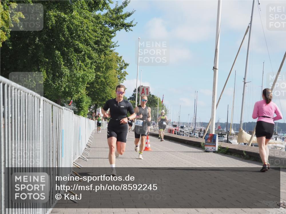 17.08.2025 - KN Förde Triathlon 2025 KatJ http://msf.ph/oto/8592245 17.08.2025 10:19:50 Laufen 198, 201, 228 meine-sportfotos.de