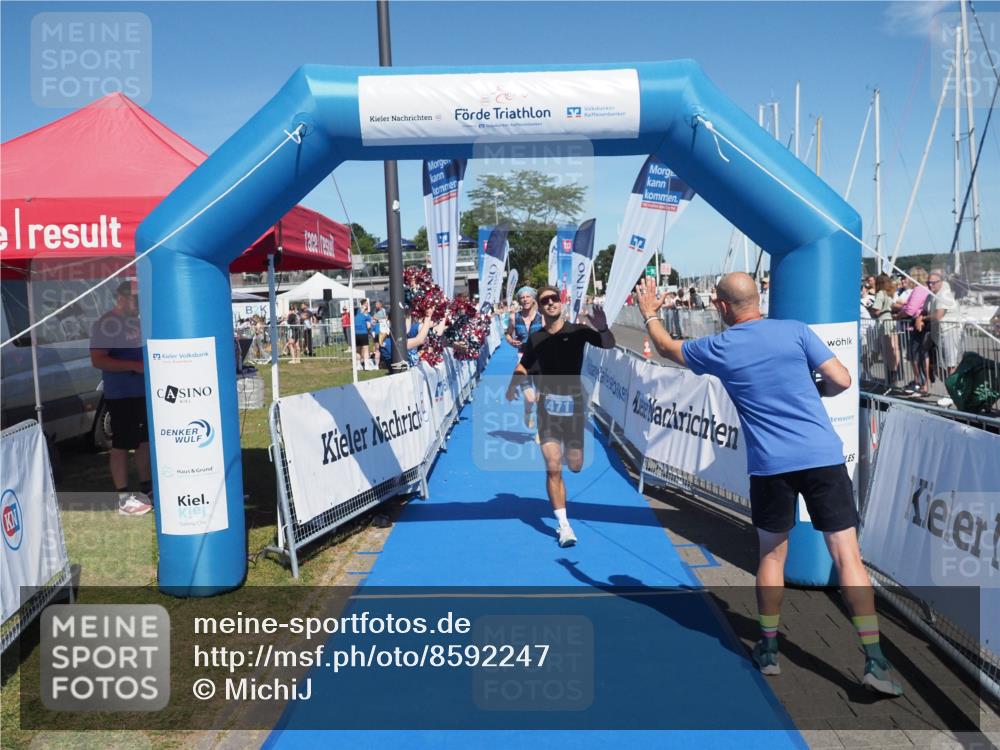 17.08.2025 - KN Förde Triathlon 2025 MichiJ http://msf.ph/oto/8592247 17.08.2025 13:52:17 Laufen 471, 501 meine-sportfotos.de